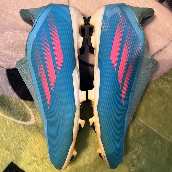 ADIDAS SOCCER CLEATS…..$30 - Picture 5 of 7